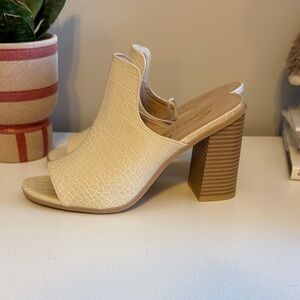 Seven7 Cream Textured Block Heel Mules